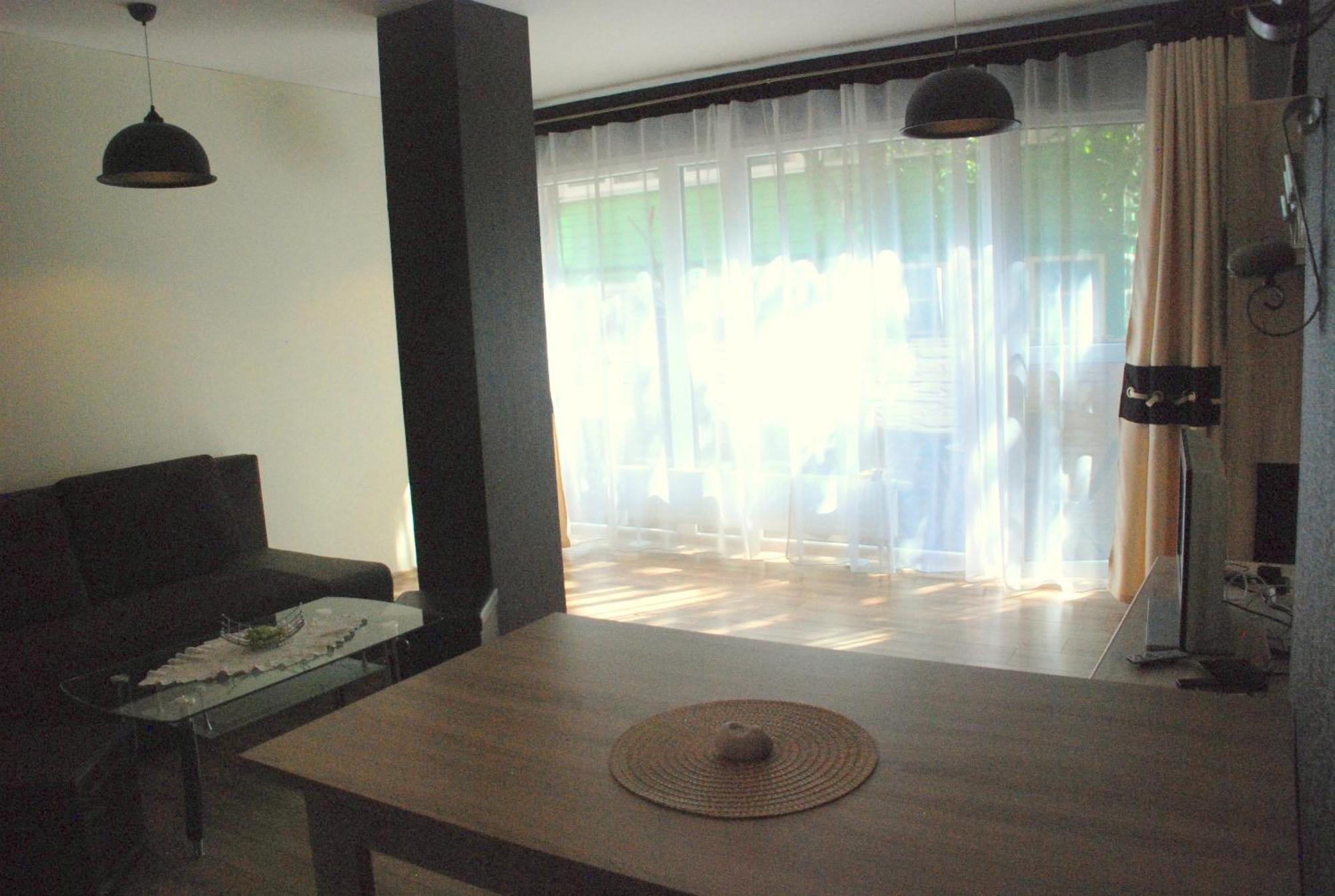 Seimyninis Butas Apartment เบิร์ชโตนัส ภายนอก รูปภาพ